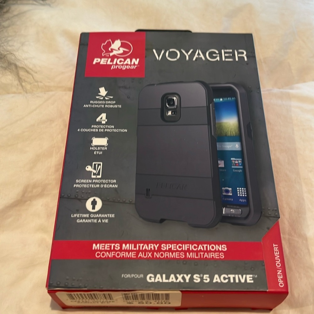 Bnwt Voyager Pelican Progear. From the veterans of protection.